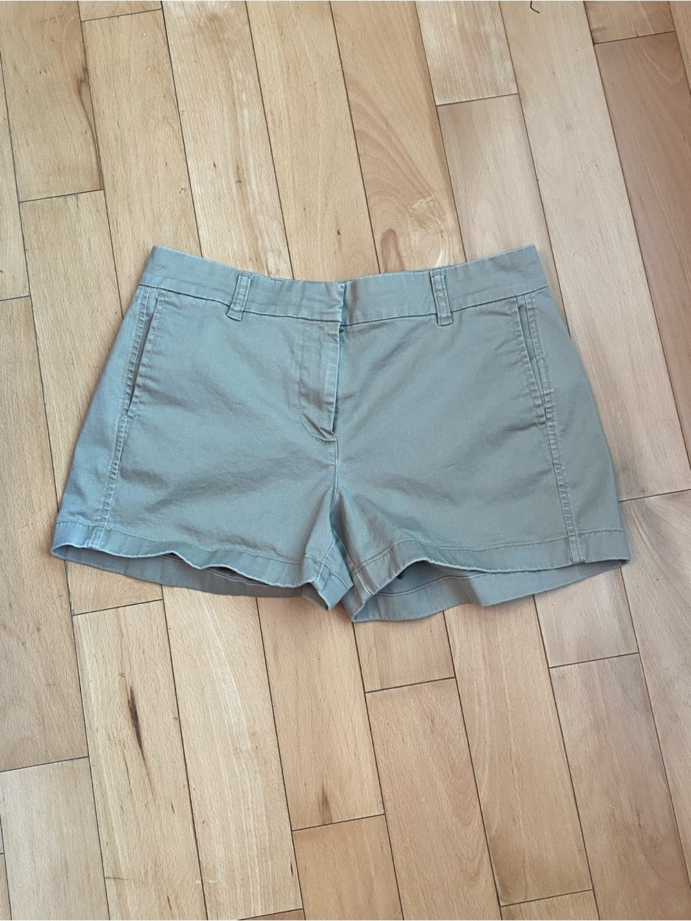 J.Crew Chino Shorts Women's Size 4 Khaki Tan Flat Front Casual Summer Shorts